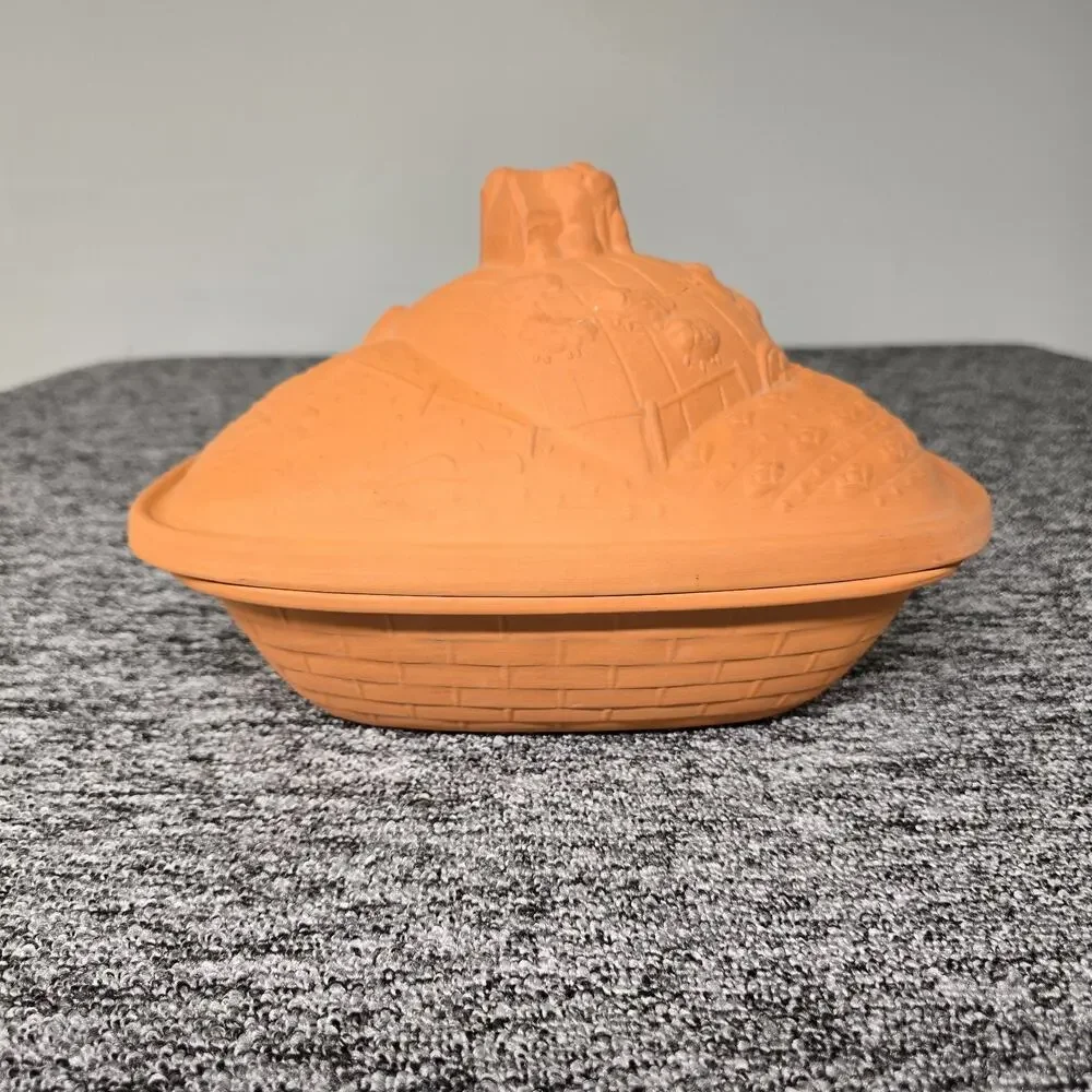 1984 Gallery Originals Terra Cotta Clay Baker Embossed Farm & Animal Scene Vtg